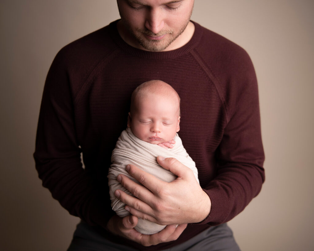 newborn with dad hershey photography studio lebanon county central pa 