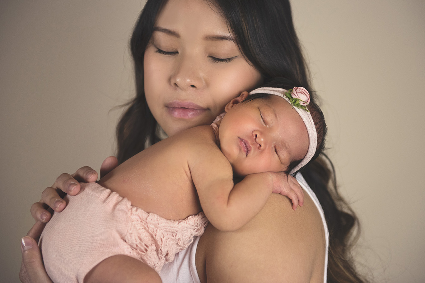 What to expect during a newborn session